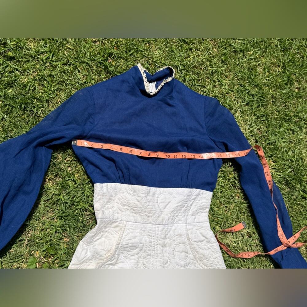 70s Vintage Long Sleeve Navy and Cream Dress - Picture 6 of 8